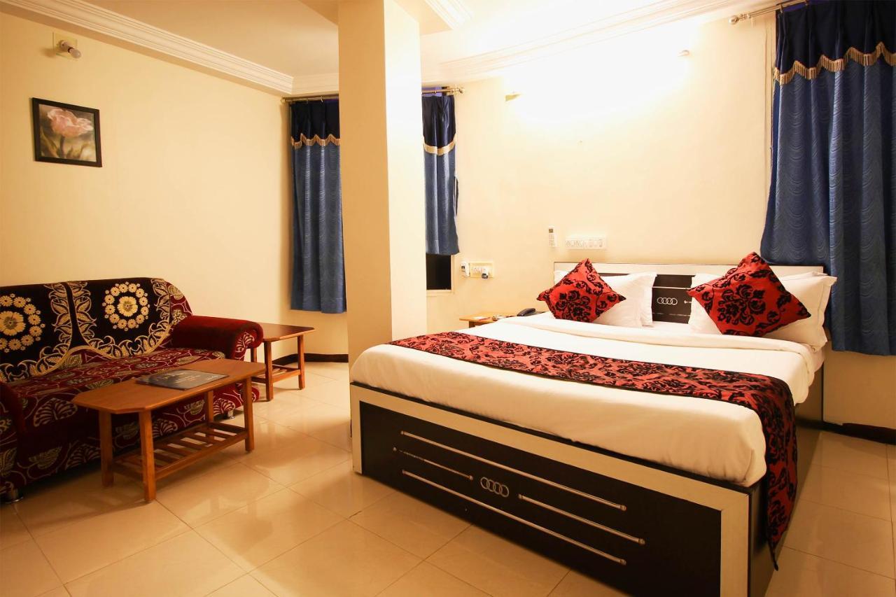 Oyo Hotel Blue Diamond Ahmedabad Luaran gambar