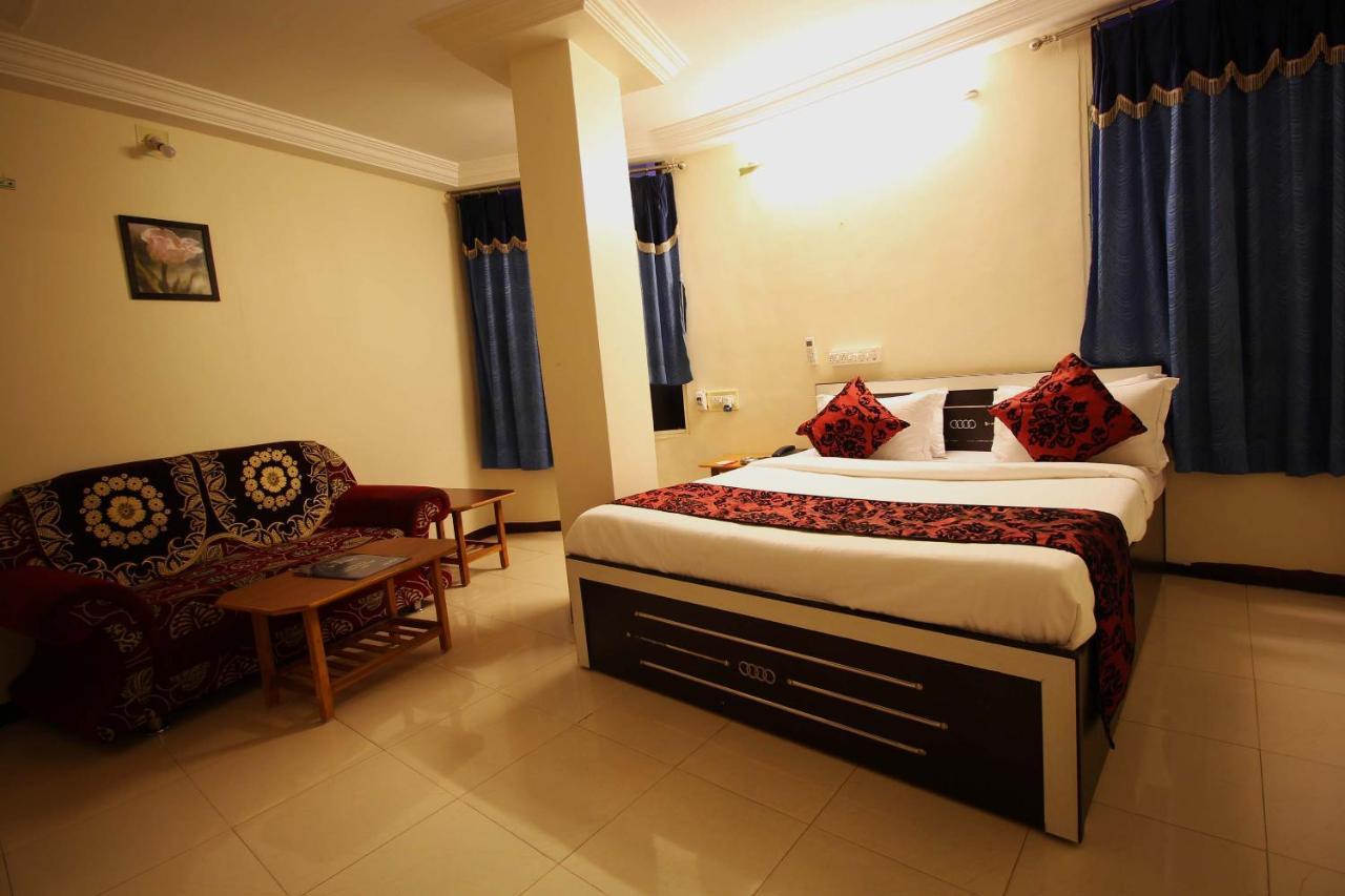 Oyo Hotel Blue Diamond Ahmedabad Luaran gambar