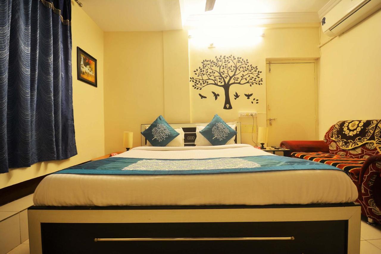 Oyo Hotel Blue Diamond Ahmedabad Luaran gambar